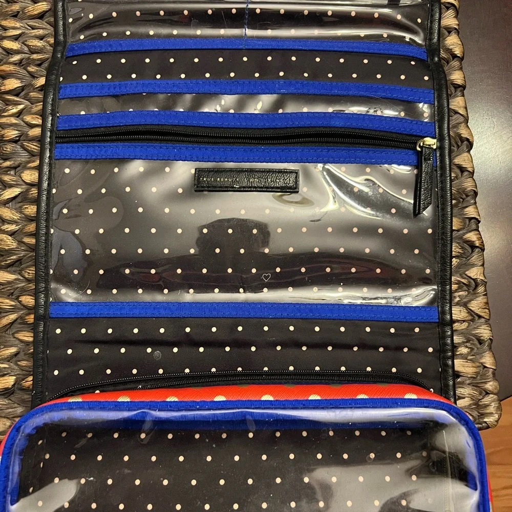 Like new Stella and Dot toiletry hanging bag.